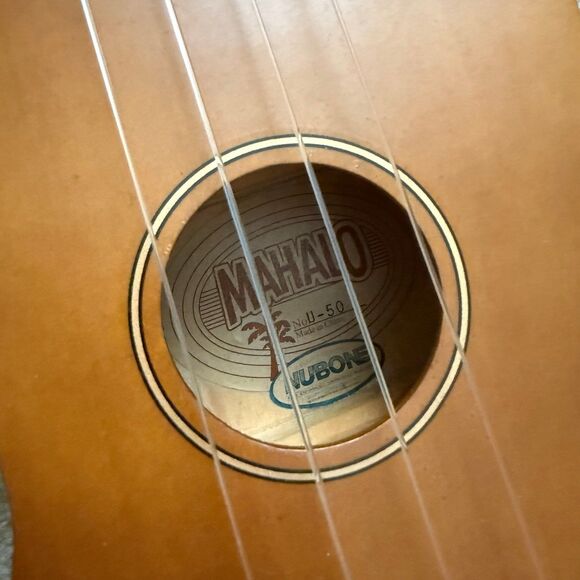 Mahalo Ukulele with Nubone Brown No U-50 Excellent Condition String Instrument - Picture 4 of 9